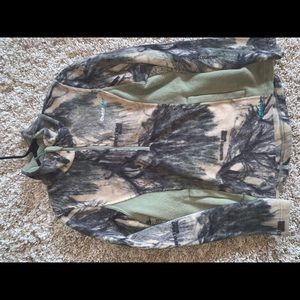 Cabelas camo pullover